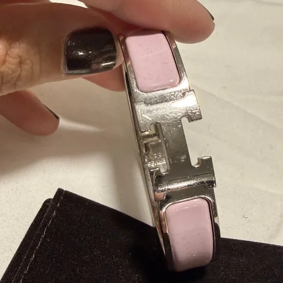 Pink Hermès Clic H Bangle Bracelet - Picture 2 of 4